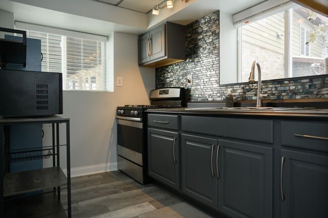 Building Photo - 2 bedroom / 2 bathroom home for rent in Cedar Lake