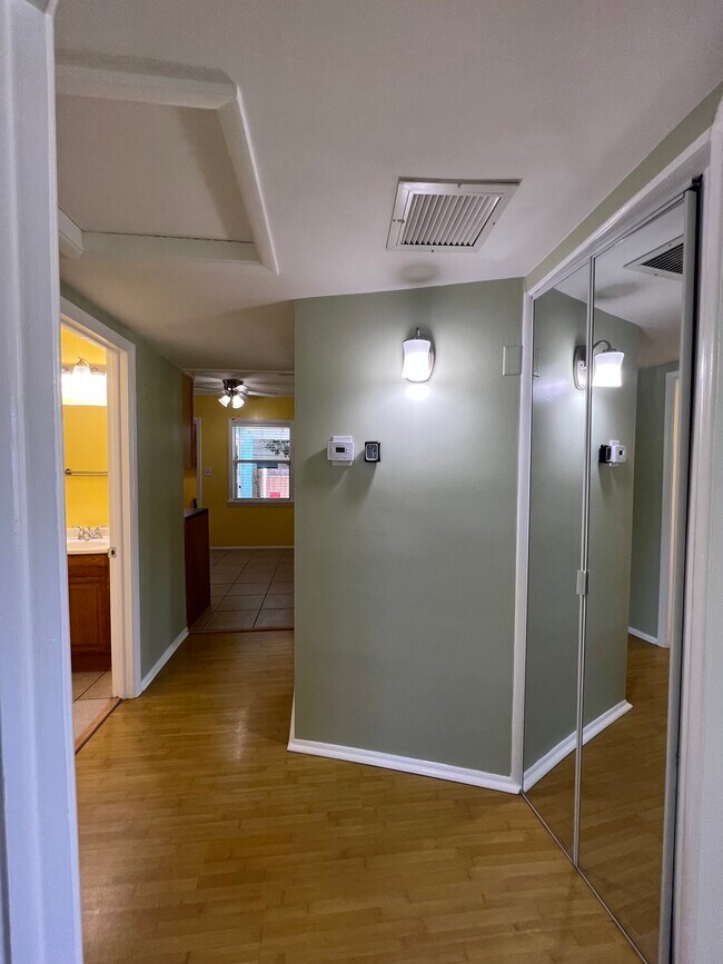 Building Photo - 5321 Newton Ave S