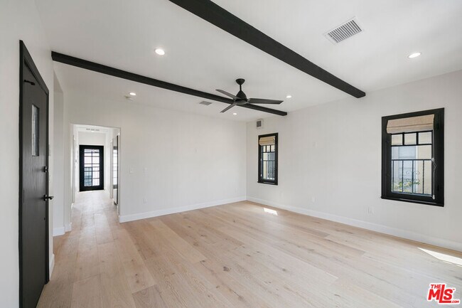 Building Photo - 458 N Sierra Bonita Ave