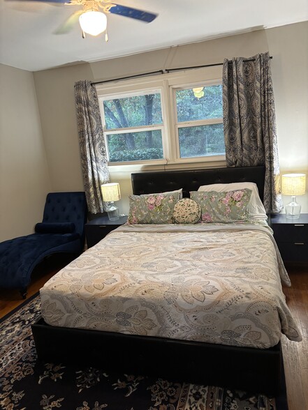 Building Photo - 512 S 3rd St