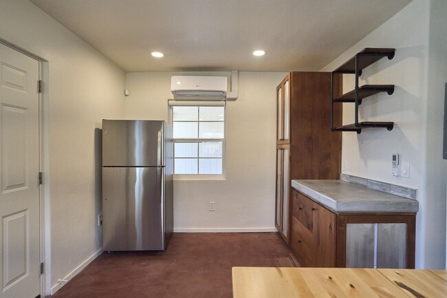 Building Photo - 2031 N Tucker Dr