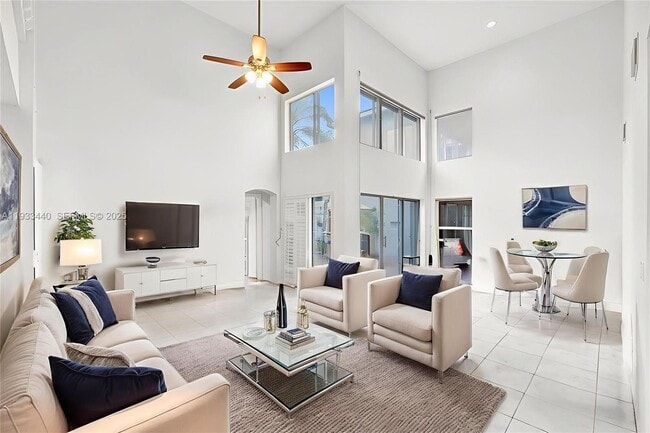 Building Photo - 1046 Satinleaf St