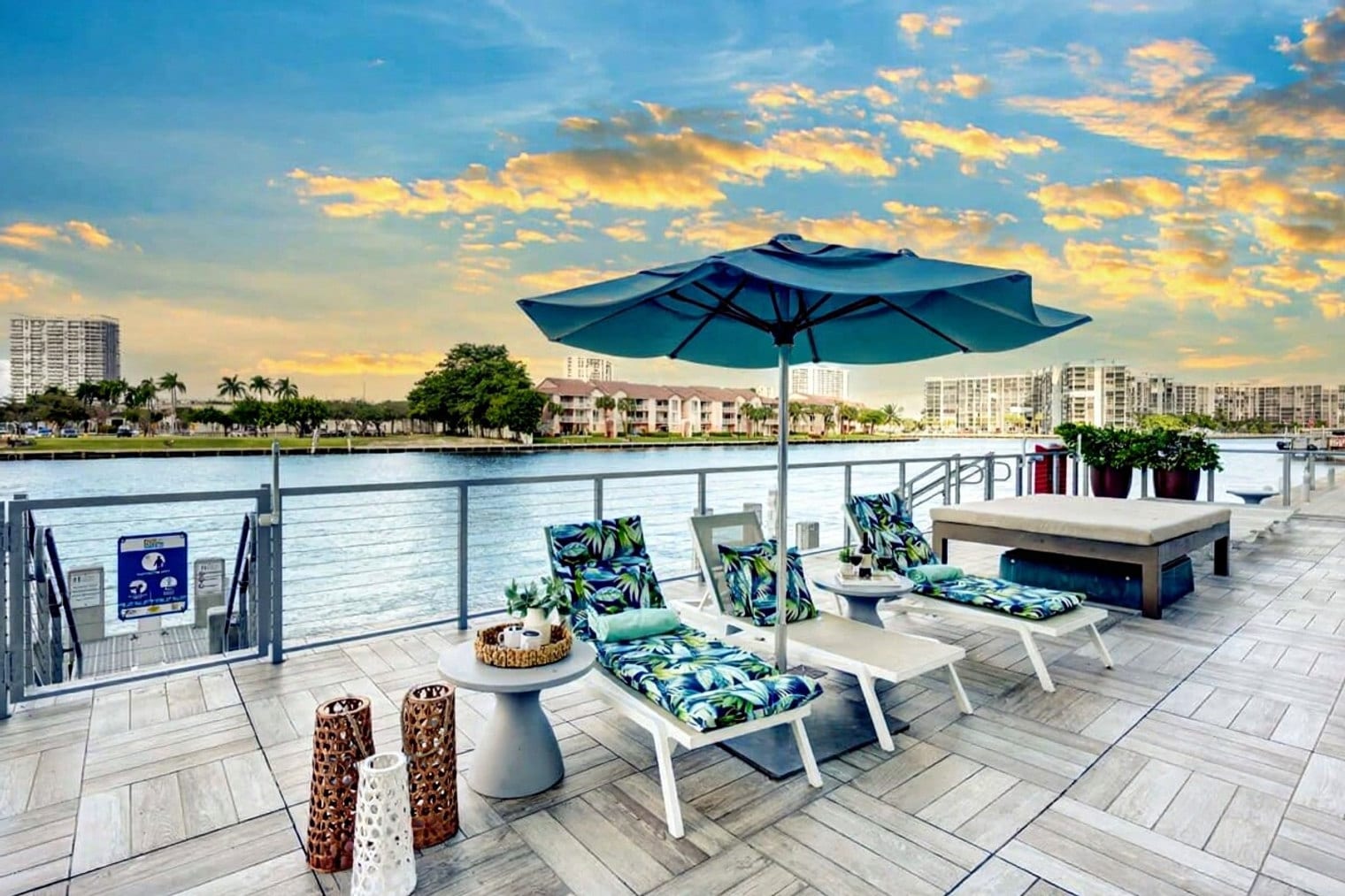 Building Photo - 4010 S Ocean Dr