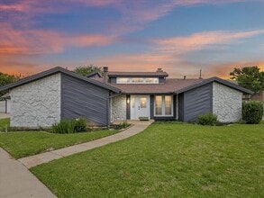 Building Photo - 3925 Greenhills Ct