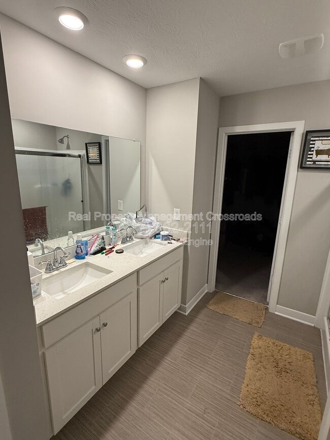 Building Photo - 8754 Laurelton Pl