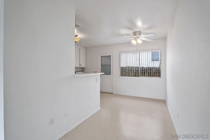 Building Photo - 5304 Monroe Ave