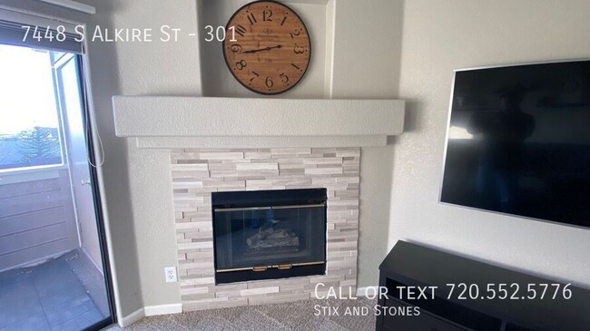 Building Photo - **Cozy Condo Available NOW** Minutes to Re...