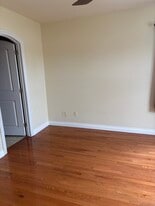 Building Photo - 961 Orma Dr