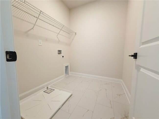 Building Photo - 2450 Colliers Ln