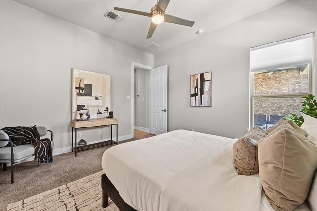 Building Photo - 5013 Paul Thomas Dr