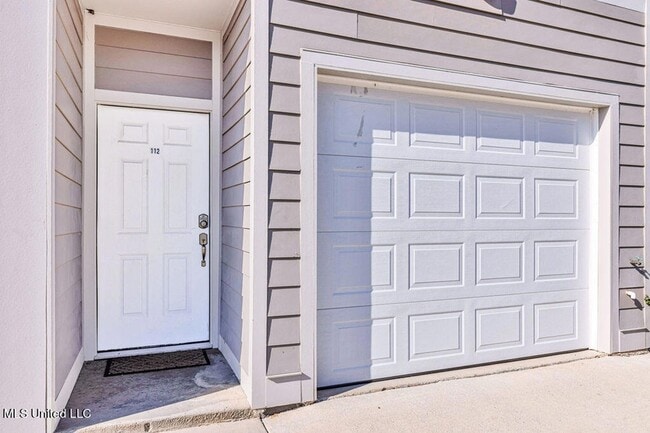 Building Photo - 112 E Orchard Loop