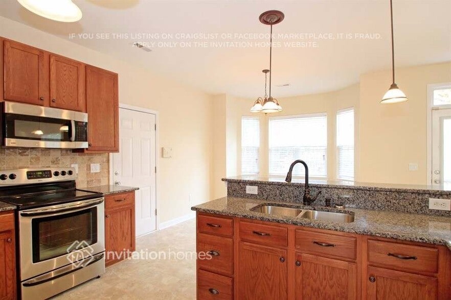 Building Photo - 5300 Glencove Ct