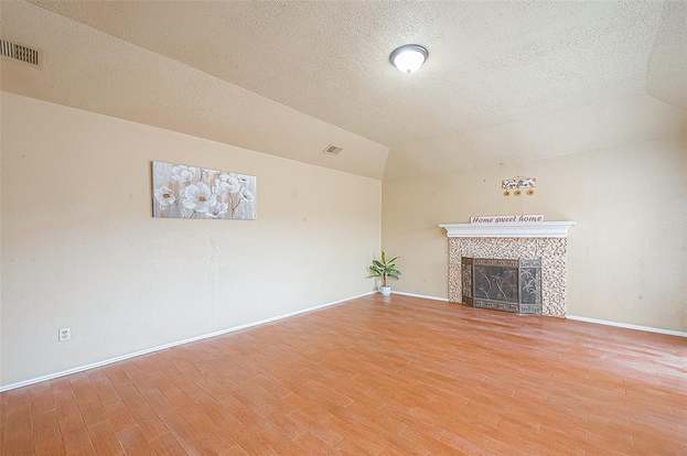 Building Photo - 14947 Heritage Wood Dr