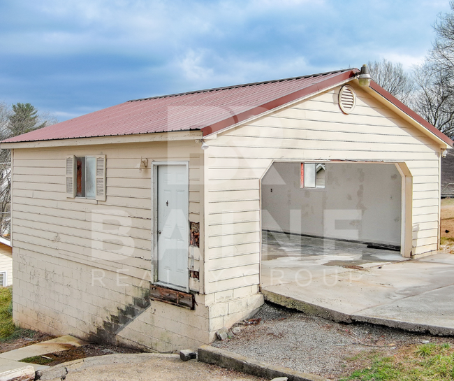 Building Photo - 2621 Sevier Ave