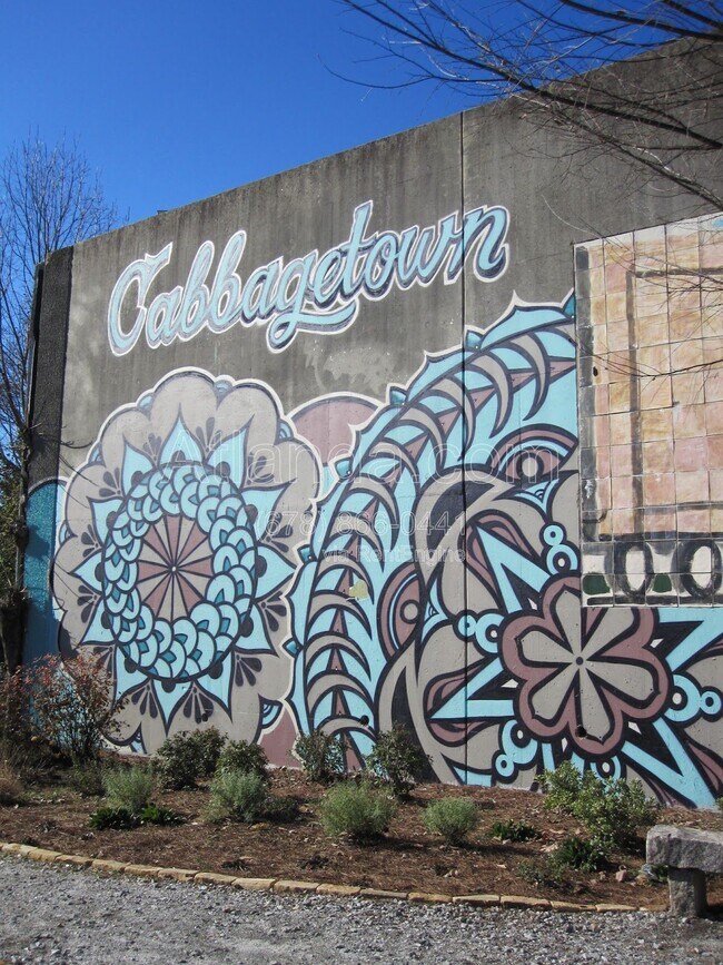 Building Photo - 66 Chester Ave SE