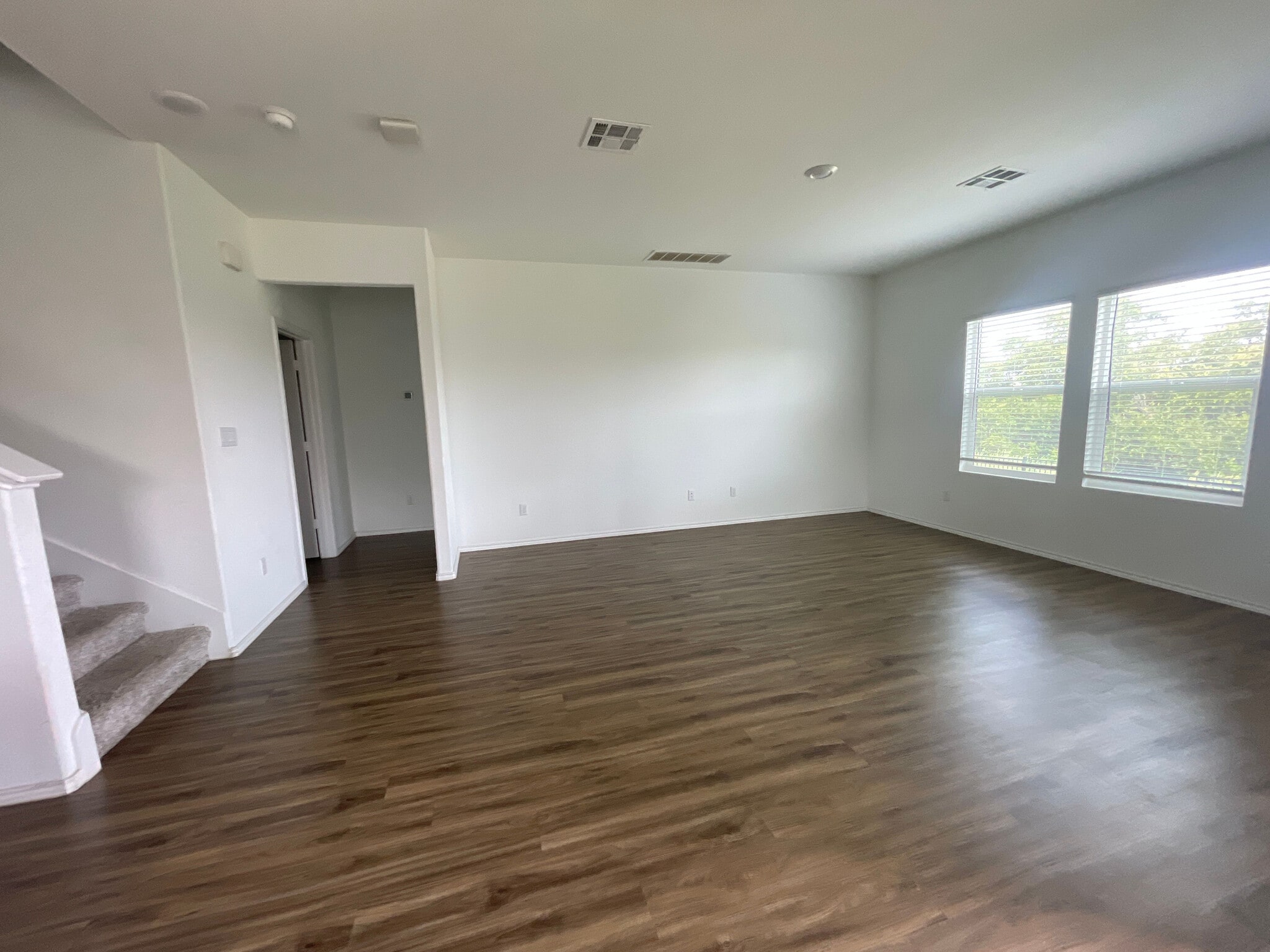 Building Photo - Room in House on Bluewood Bend