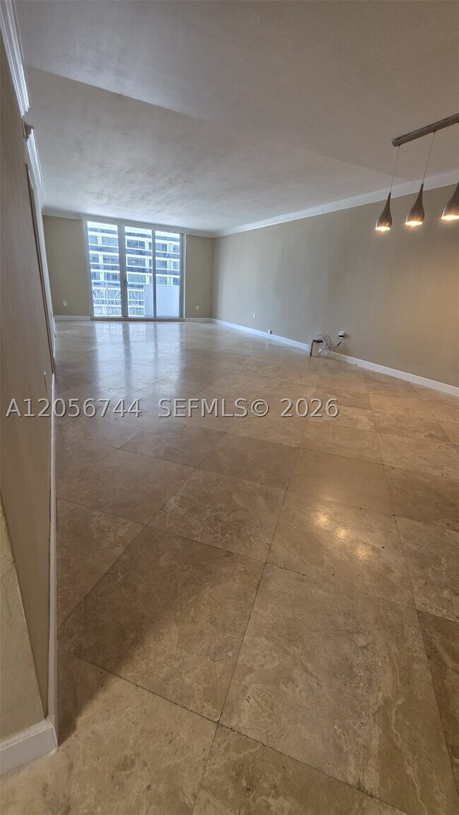 Building Photo - 5825 Collins Ave