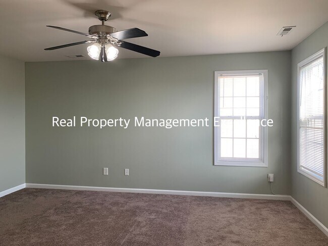 Building Photo - Lovely 2 Story Home In Raleigh, Available December 15th!