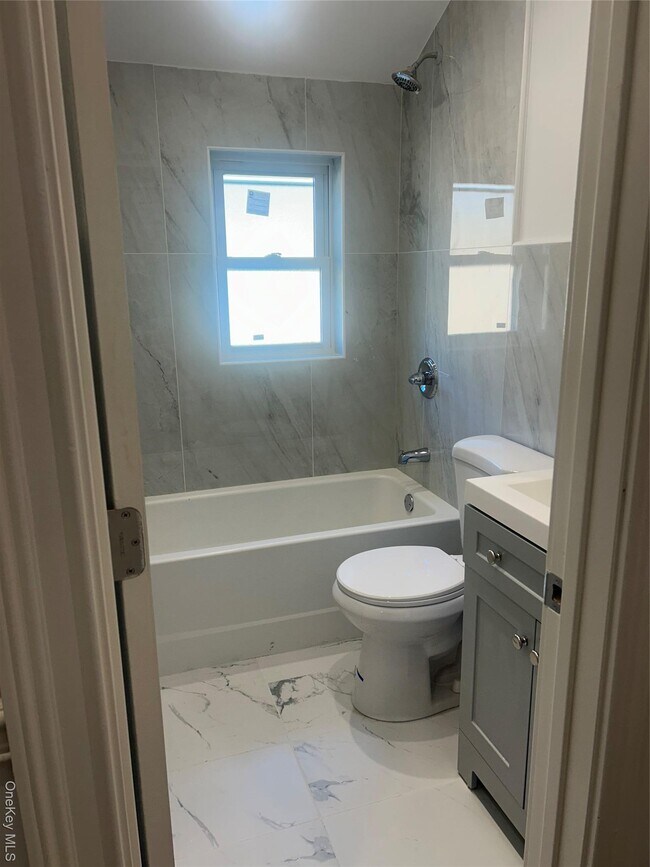 Building Photo - 147-24-147224 224th St