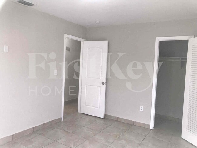 Building Photo - 240 N 69th Way