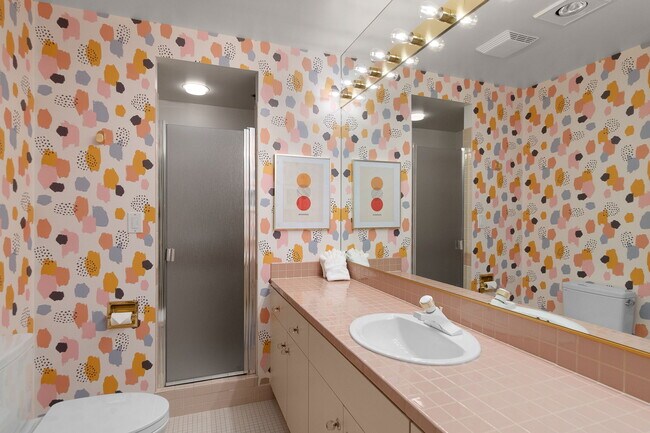 Building Photo - 1414 SW 3rd Ave