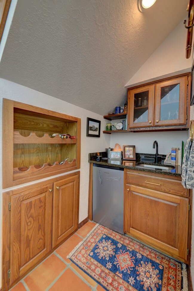 Building Photo - Stunning 4-Bedroom Albuquerque Foothill Ho...