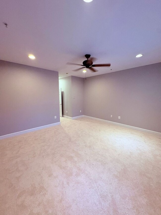 Building Photo - POTOMAC CLUB - TOWNHOUSE CONDO