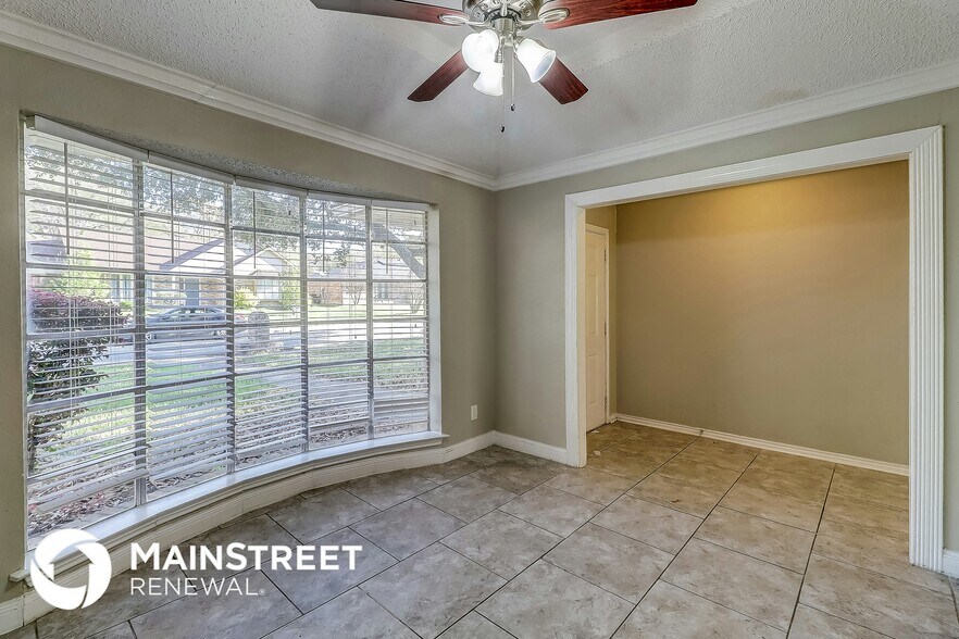 Building Photo - 1004 Birchwood Ln