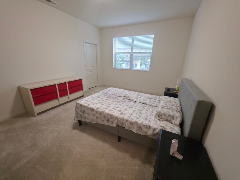 Building Photo - 12120 Blue Sky Ct