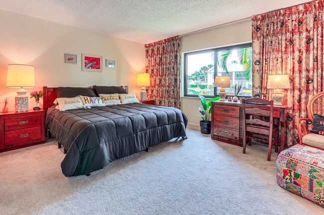 Building Photo - 2400 S Ocean Dr