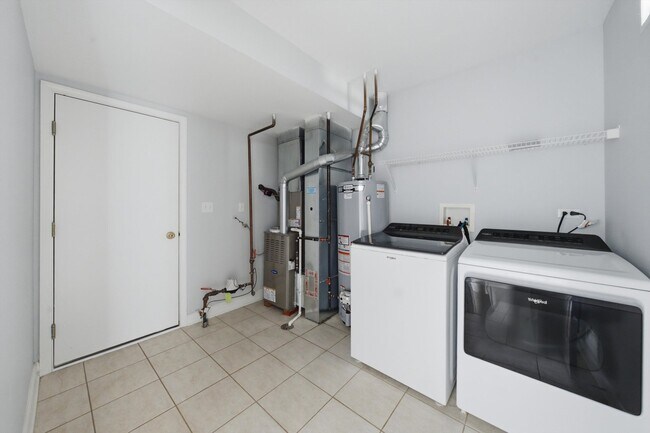 Building Photo - 9411 Huber Ct