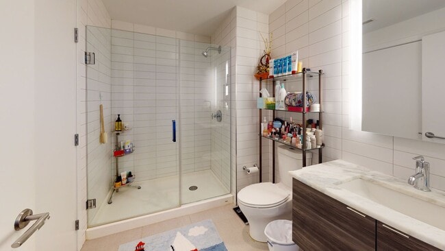Building Photo - Heat/hot water included, and laundry in unit!