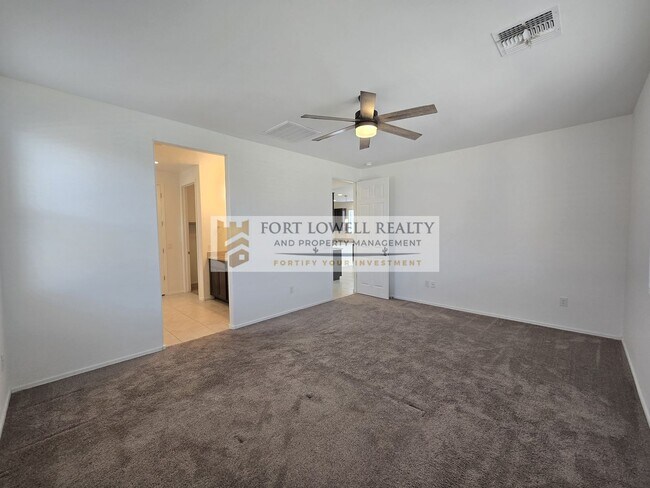 Building Photo - Modern 3 Bed / 2 Bath Home with Open Floor...