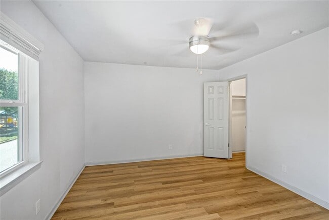 Building Photo - 800 Heights Blvd