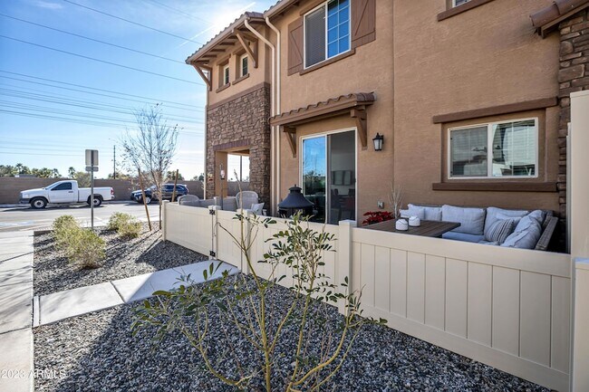 Building Photo - 4100 S Pinelake Way