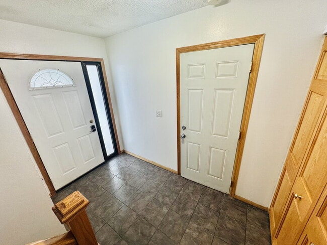 Building Photo - Single Family Home with 4-Bedrooms and 2 bathrooms in Coon Rapids