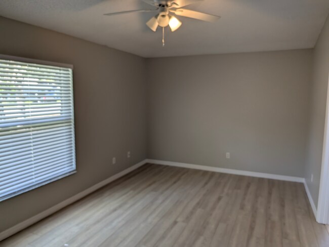 Building Photo - 3570 Sugarplum Ln