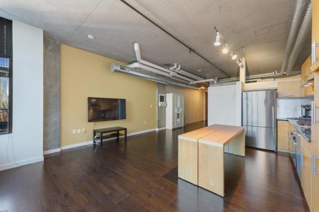 Building Photo - 1 bedroom in Seattle WA 98121