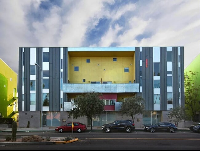 Building Photo - 1111 W University Dr