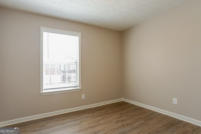 Building Photo - 3721 Riverside Pkwy