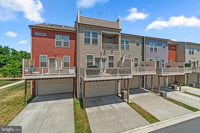 Building Photo - 829 Badger Ave