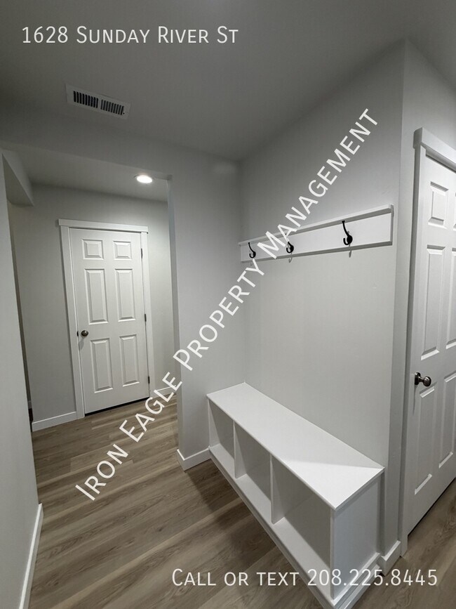 Building Photo - 1628 Sunday River St