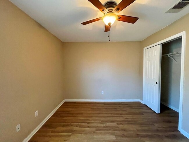 Building Photo - 145 Amber Ash Dr