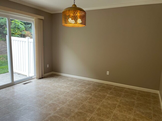 Building Photo - Beautiful 3-Bedroom Home in Penn Manor Sch...