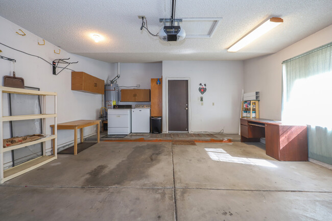Building Photo - 10281 E Foxmoor Dr
