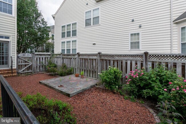 Building Photo - 21935 Windover Dr