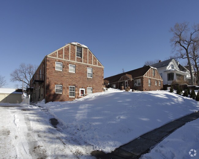 Building Photo - 4178 Cass St
