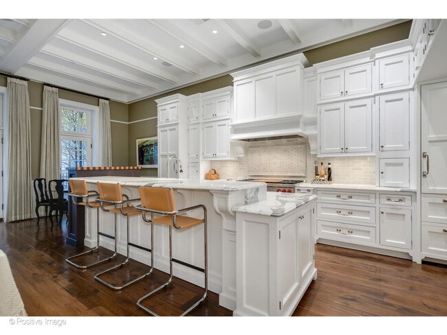 Building Photo - 446 W Huron St