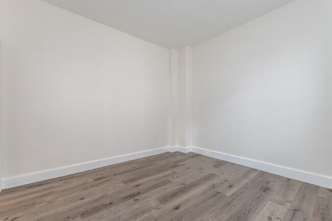 Building Photo - 29 Palmer St