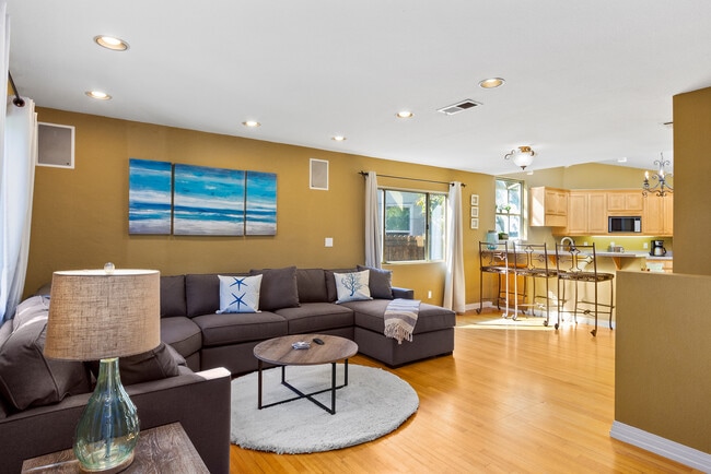 Building Photo - 1214 Emerald St